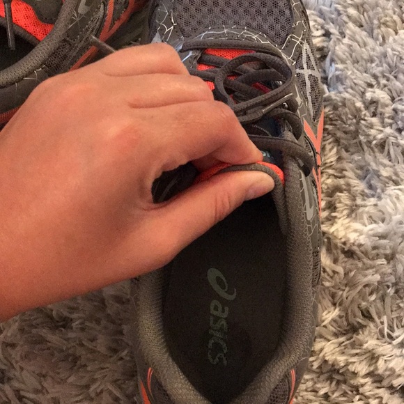 ASICS Sneaker Size 9 - Picture 2 of 3